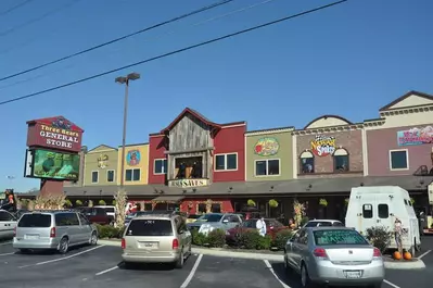 three bears general store pigeon forge