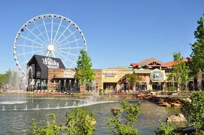 Top 4 Amusement Parks in Pigeon Forge That You Need to Visit