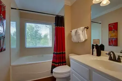 whirlpool tub in a condo at appleview river resort