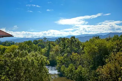 Appleview River Resort Incredible Views