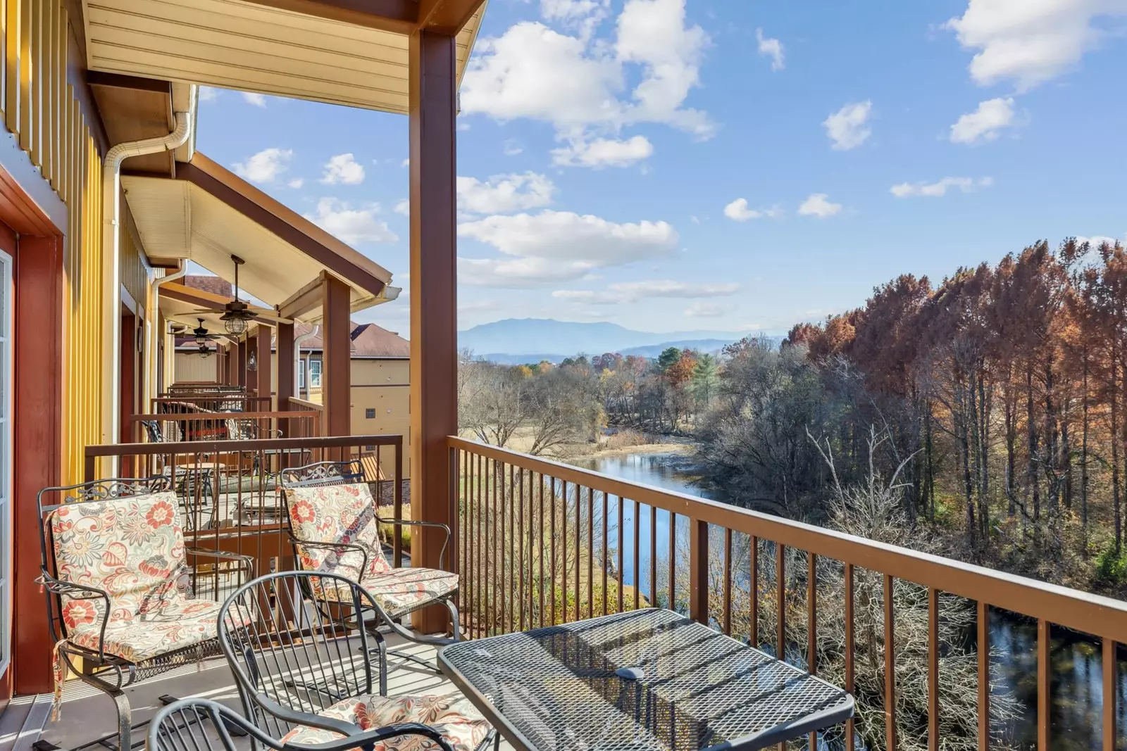 Appleview balcony view of mountains and river