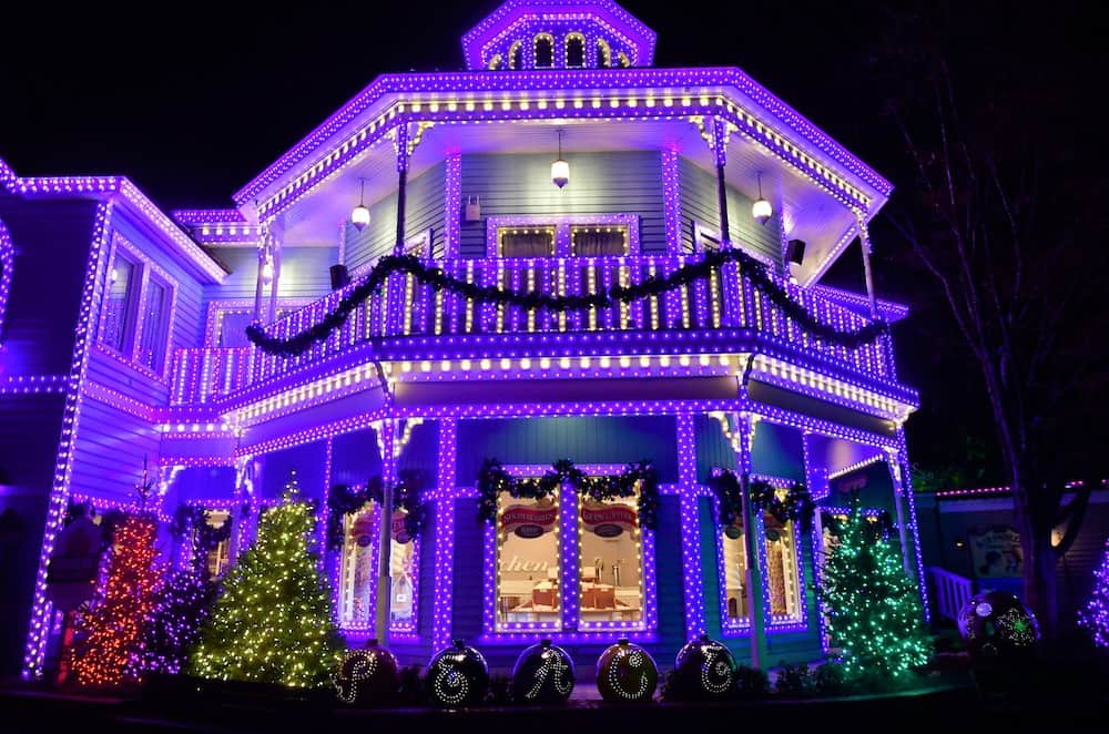 smoky mountain christmas at dollywood